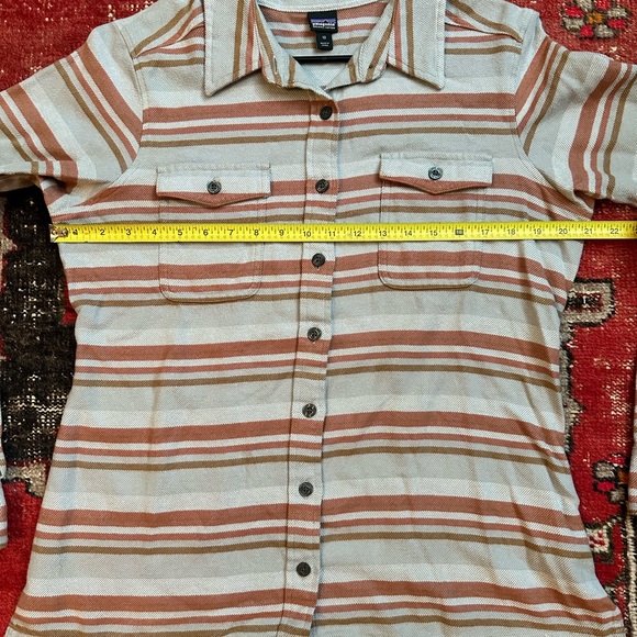 Patagonia Womens Striped Collared Shirt in a size 12 - Picture 4 of 6